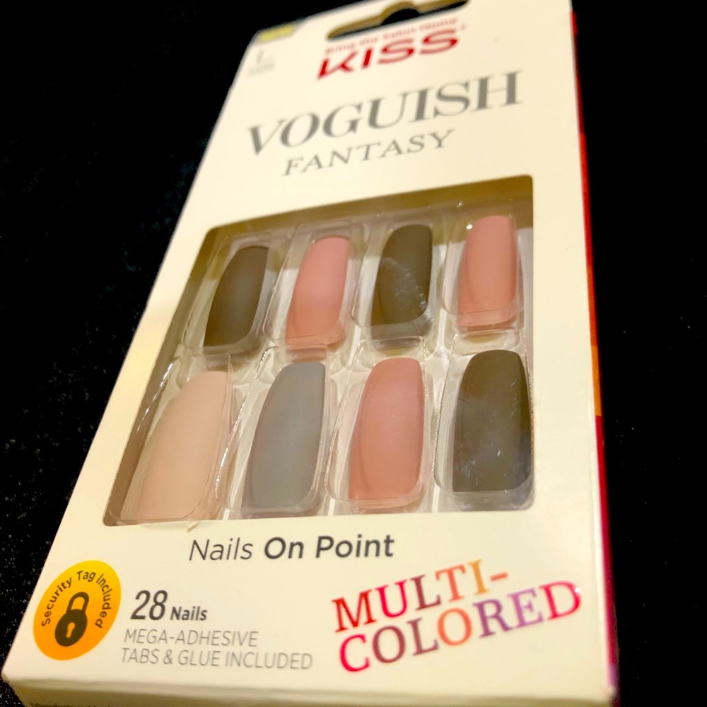 Nails: Kiss Press On Voguish Fantasy Collection Nails